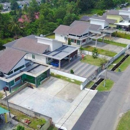 Dlayaran Villa Guest House Kuala Rompin Exterior foto